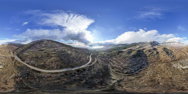 360度雾蒙蒙的城市生活照片图片下载