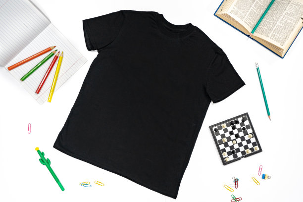 棉质校服和运动衫，裤子和t恤图片下载