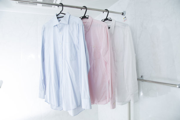 浴室烘干机和洗衣房。图片下载