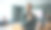 现代办公中的自信商人图片下载