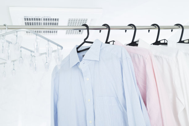 浴室烘干机和洗衣房。图片下载