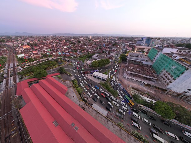 日惹Malioboro及其周边地区从上面看。日惹的高峰时间图片下载