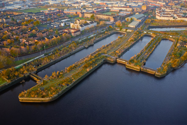 干船坞现在多余，克莱德河上有湿地图片下载