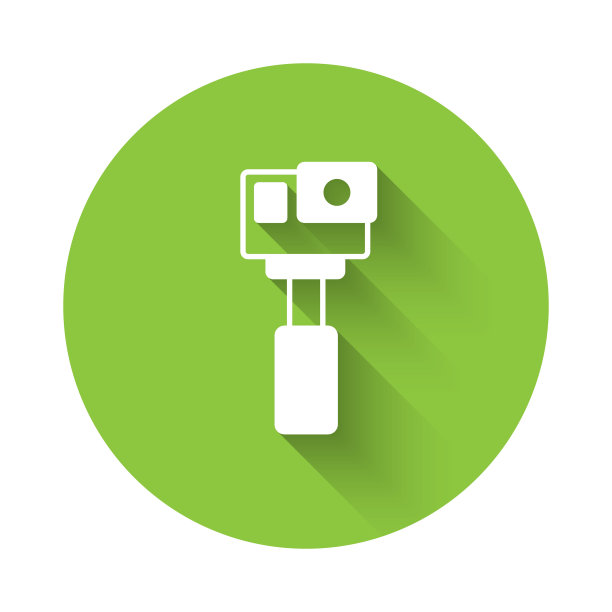 白色行动极端相机图标孤立与长阴影。用于拍摄极限运动的摄像机设备。绿色圆形按钮。向量图片下载