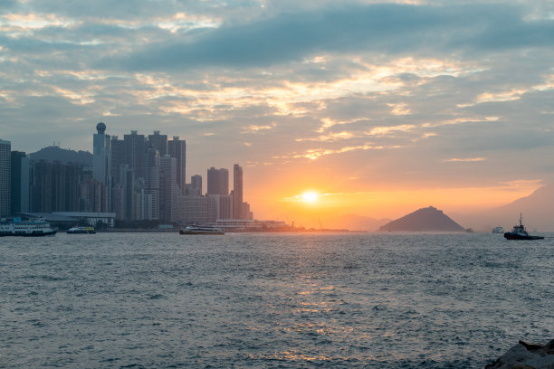 香港的黄金时间，日落时的香港，城市日落，日落时美丽的天际线，香港图片图片下载