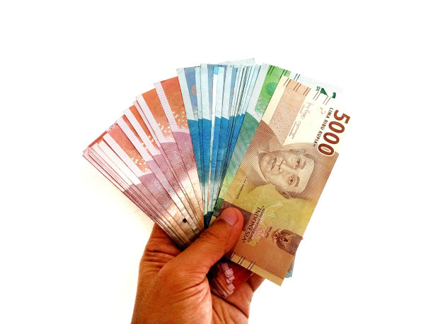 照片的主题是手握钞票的姿势图片下载