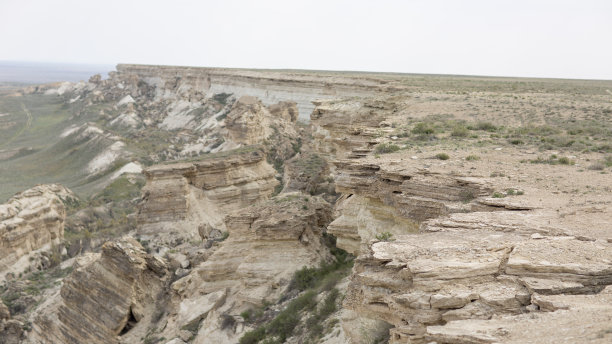 锋利的刀刃像乌兹别克斯坦的山图片下载