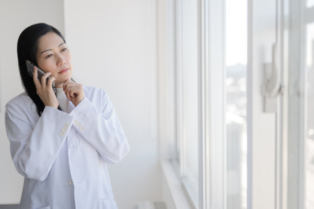 医学的女孩图片下载