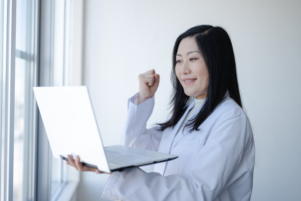 医学的女孩图片下载