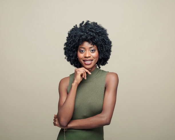 自信女性的肖像图片下载