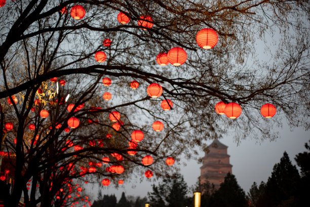 西安大雁塔的节日之夜，精选重点图片下载