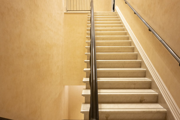 楼道的大理石楼梯图片下载