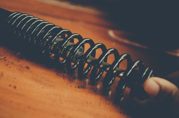 黑色减震器图片下载