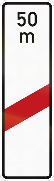 道路右侧的德国平交道口距离标志图片下载