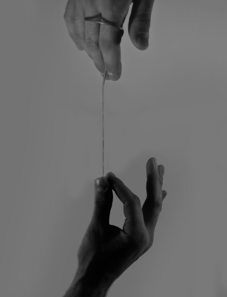 两只手握着一根绳子图片下载