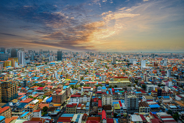 城市顶景的美丽日落图片下载