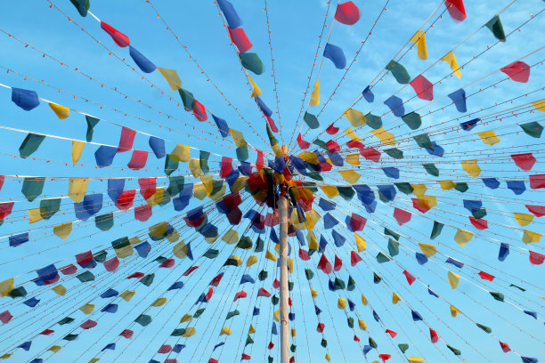 华丽的庆祝背景与惊人的阵列闪闪发光的灯光节日活动，音乐晚会多色背景照片。图片下载