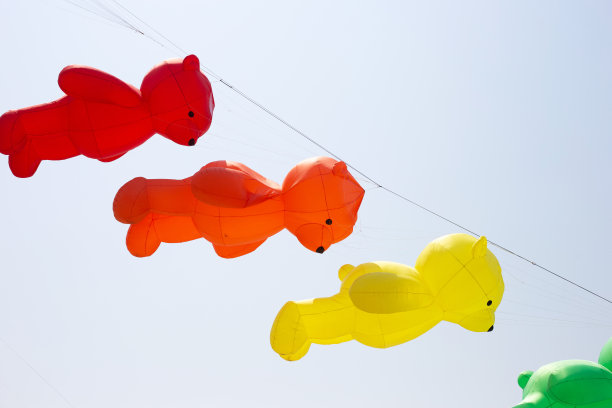 泰国春武里海滩上的芭堤雅国际风筝。图片下载