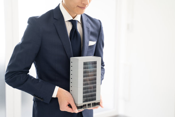 商人推荐建设房地产。图片下载