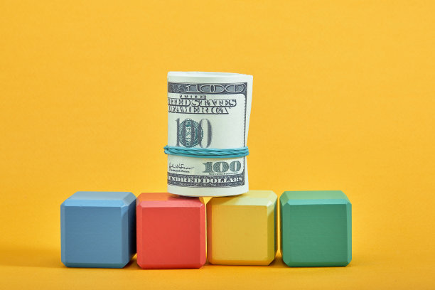 空木块模型风格，复制空间。彩色块模板的创意设计，文字的地方图片下载