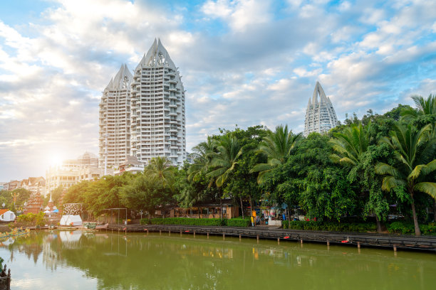 西双版纳的异域建筑图片下载