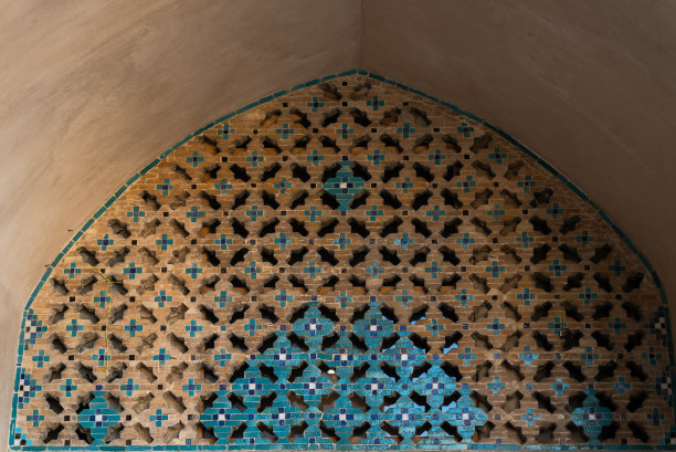 伊朗伊斯法罕聚礼清真寺庭院西侧，伊朗最古老的清真寺，联合国教科文组织世界遗产图片下载