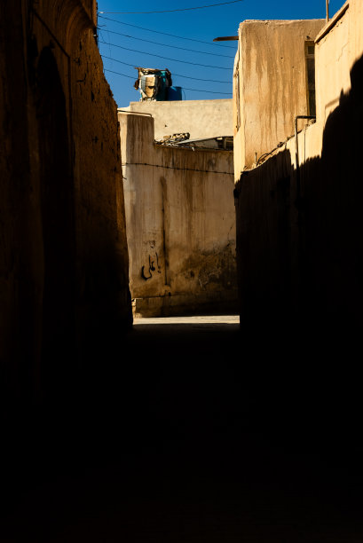 伊朗伊斯法罕聚礼清真寺庭院西侧，伊朗最古老的清真寺，联合国教科文组织世界遗产图片下载