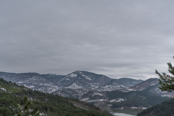 2024年冬季雪景图片下载