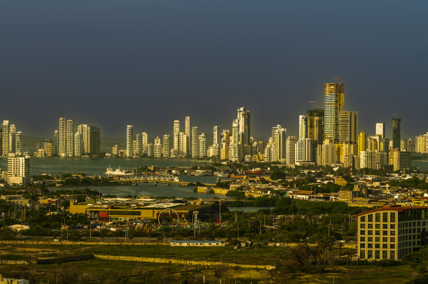 鸟瞰海和城市卡塔赫纳德印度哥伦比亚图片下载