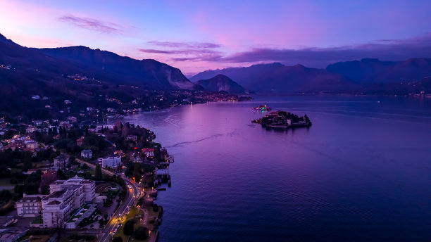 航拍意大利，斯特雷萨，马焦雷湖。韦尔巴诺-库西奥-奥索拉省，意大利，欧洲。有旅游概念背景。图片下载