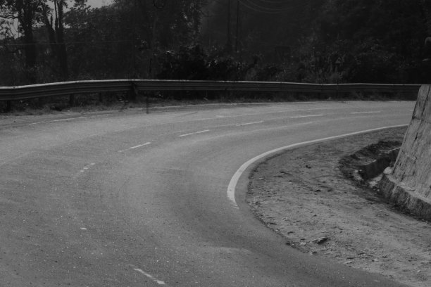 柏油路黑白带白色条纹高速公路摄影图片图片下载