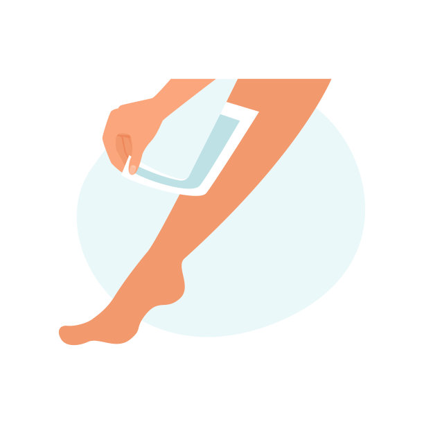 在家里的浴室里，用蜡条去除腿上的毛发，清洁皮肤图片下载