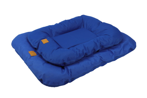 宠物犬舍，织物巢屋为小型狗和猫，孤立的白色背景。剪切路径。图片下载