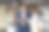 一群不同的合作伙伴，成熟的拉丁商人和欧洲商人在办公室讨论平板电脑上的金融数据市场。团队由同事、专业人士、商务人士共同努力。图片下载