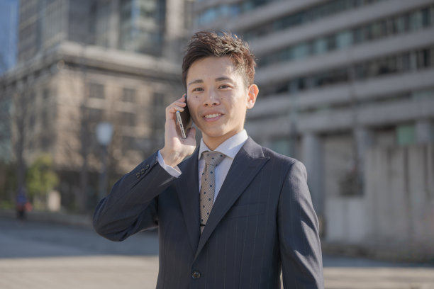 有电话的商人图片下载