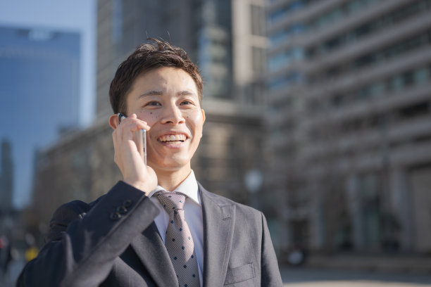 有电话的商人图片下载