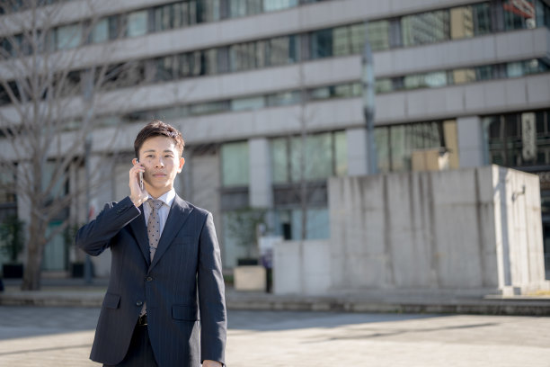 有电话的商人图片下载