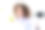 照片的甜美积极的女人穿紫色衬衫做饭在公寓厨房里录制视频vlog图片下载