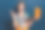 照片的年轻友好的漂亮女人摄像头模型显示v标志推广新的网络平台使用笔记本电脑孤立的蓝色背景图片下载