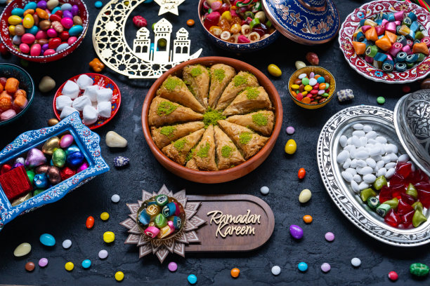 彩色糖果和巧克力，斋月卡里姆概念照片，伊斯坦布尔，土耳其(土耳其)图片下载