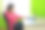 孕妇带着笔记本电脑和耳机在办公室工作的照片。本空间图片下载