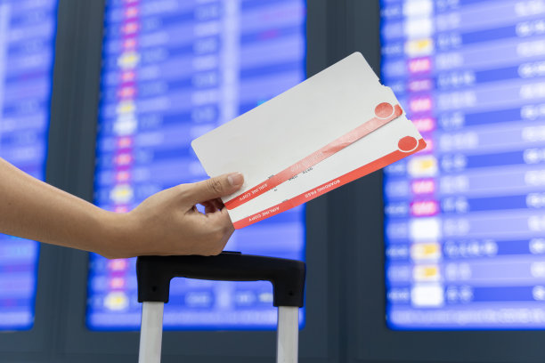 旅游是了解新地方和人的好方法，登机牌可以是打印的或电子的图片下载