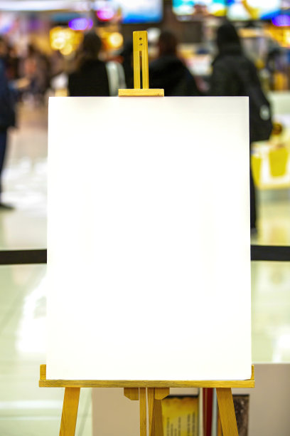 带白板的木制画架图片下载