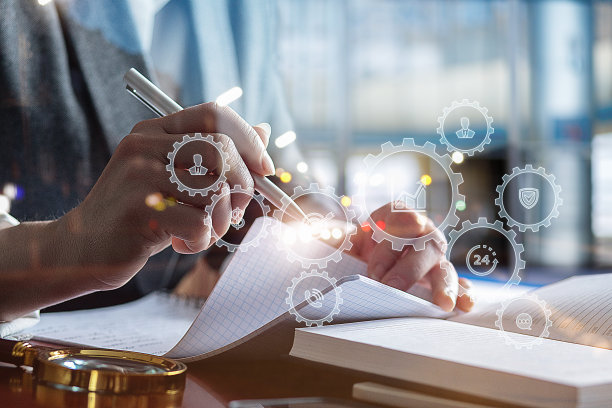 经理配合业务管理机制工作。图片下载