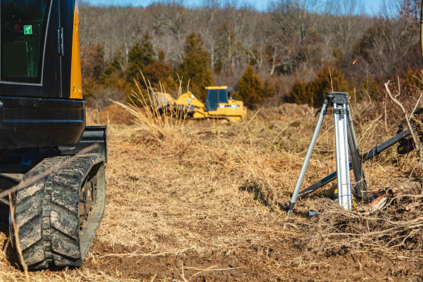 土方移动设备土地开发和池塘建设中西部美国密苏里州照片系列图片下载
