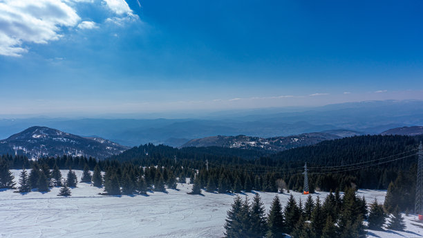 冬季的山顶风光图片下载