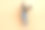亚马逊shopify服务上的女销售经理的全身照片，使用笔记本电脑点指模型，在米色背景上隔离价格图片下载