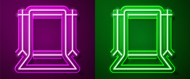 发光的霓虹灯线空的照片工作室图标孤立的紫色和绿色的背景。屏幕的背景。向量图片下载