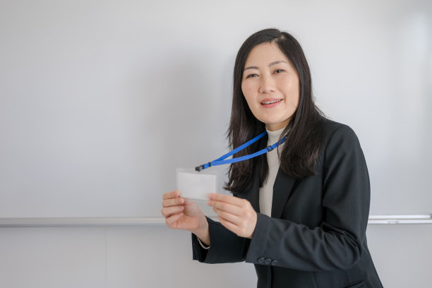 名牌和女人图片下载