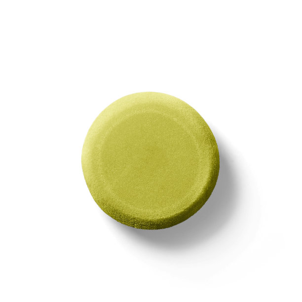 白色背景上孤立的陶器工具。图片下载